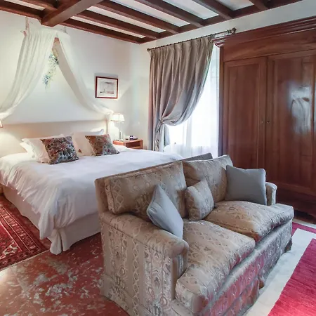 Domaine De Rasigous Bed & Breakfast 4*