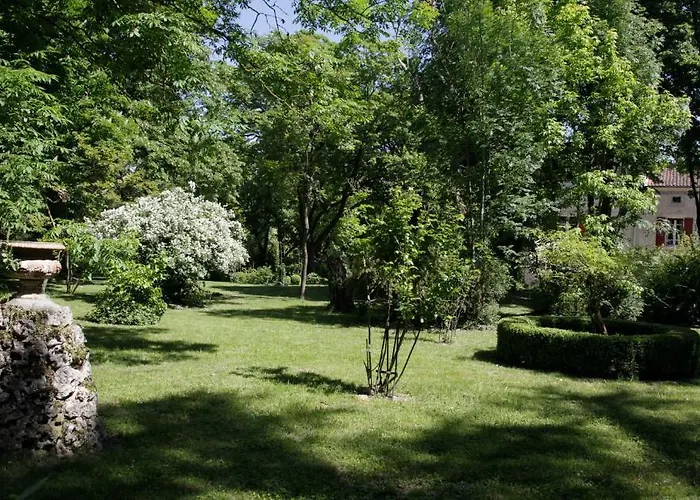 Domaine De Rasigous Bed & Breakfast 4*